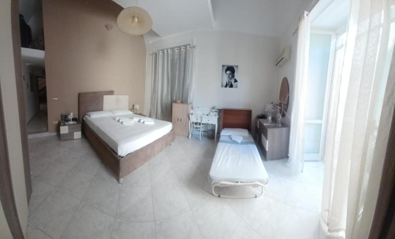 Villa Sofia E Sveva เนเปิลส์ ภายนอก รูปภาพ